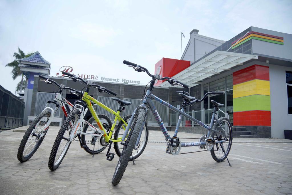 Premiere Hotel Tegal Exterior photo