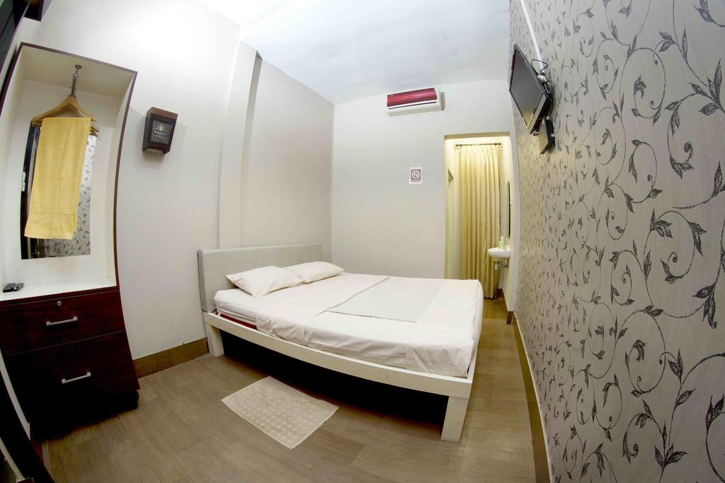 Premiere Hotel Tegal Exterior photo