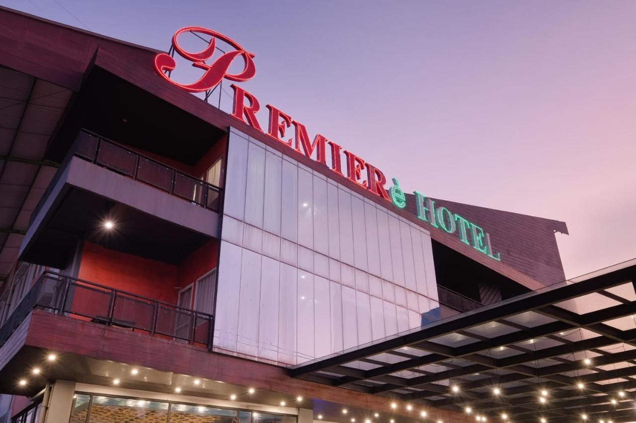 Premiere Hotel Tegal Exterior photo