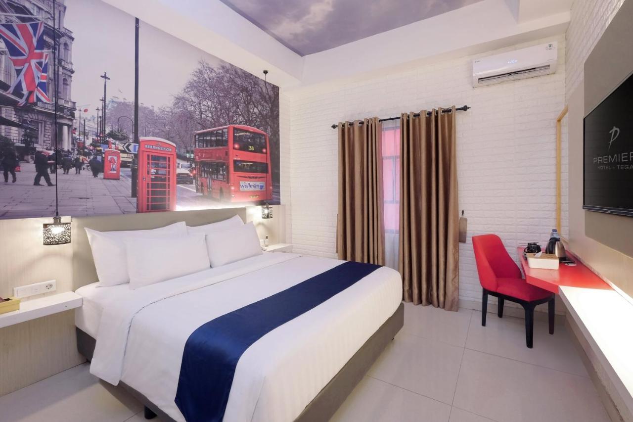 Premiere Hotel Tegal Exterior photo